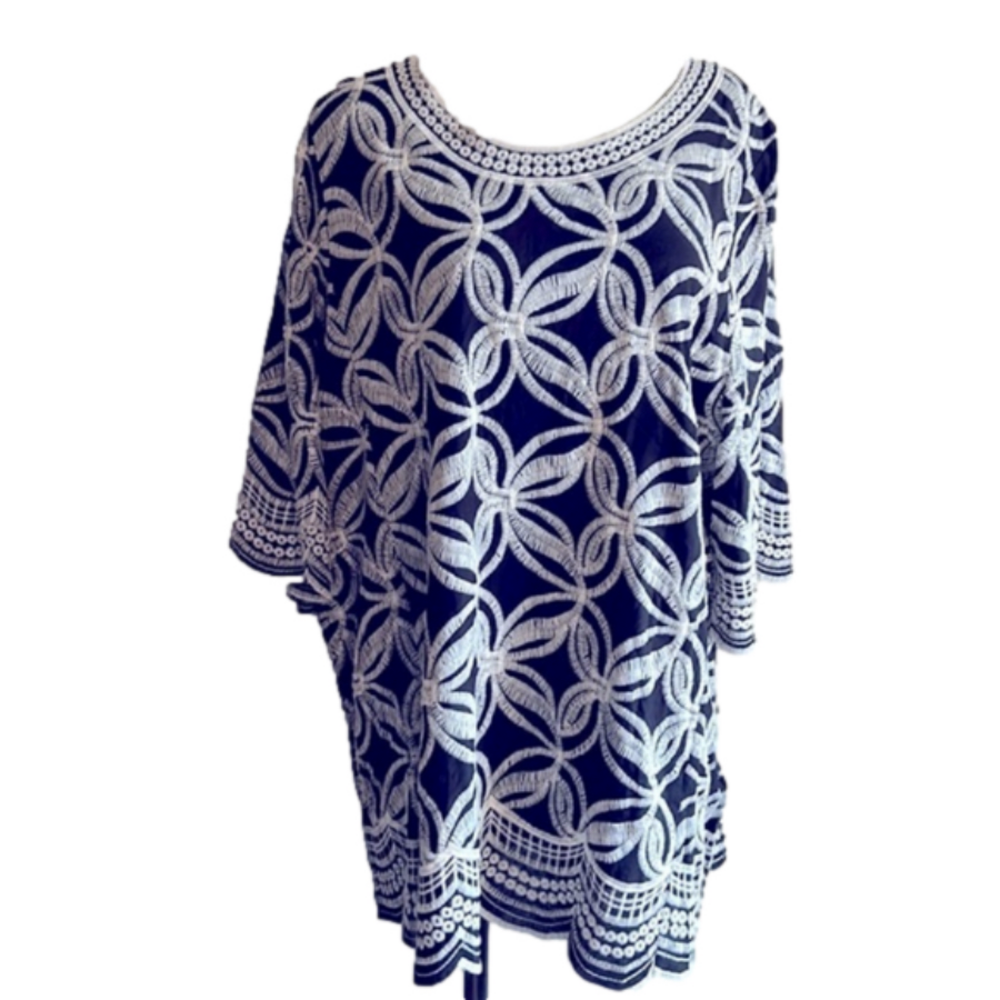 Solitaire Embroidered Boho Black/white top 2X